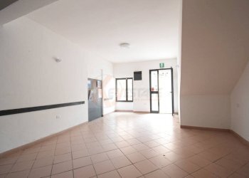 Foto 18 - Locale Commerciale piazza Garibaldi
 
8, Siligo - foto 18