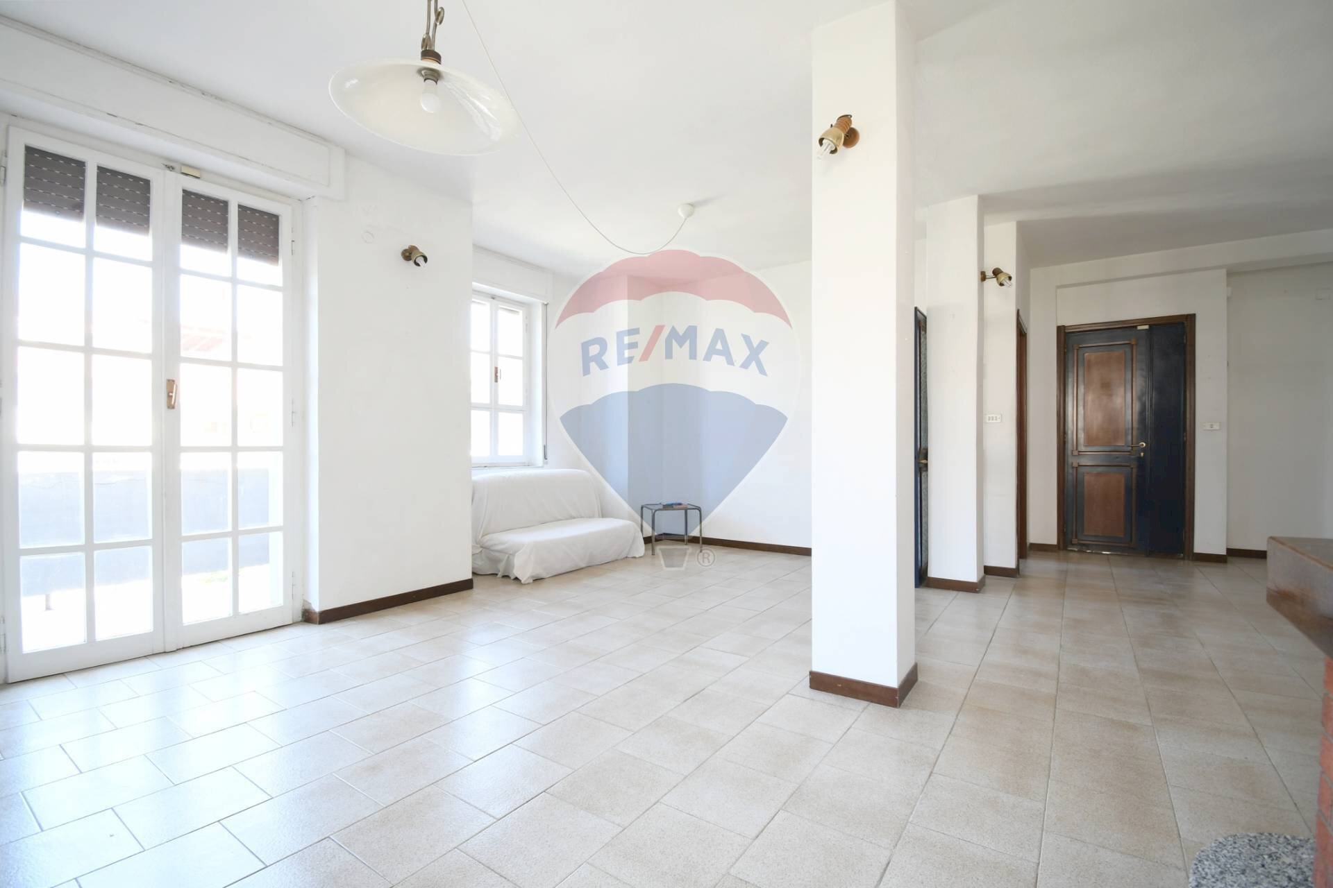 Stanza vuota - Appartamento Via Belgrado
 
12, Cagliari - foto 3