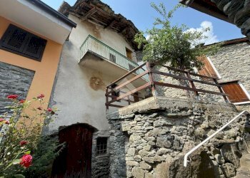 Semi-detached house Via Civrari, Lemie - photo 1