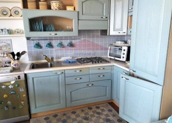 Foto 2 - Trilocale via Bonfante
 
10, Cipressa - foto 2