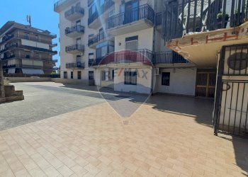 Cortile condominiale - Quadrilocale via Luigi Negrelli
 
71, Catania - foto 20