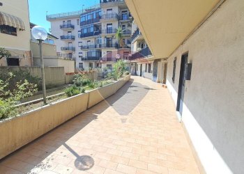 Ingresso condominiale - Quadrilocale via Luigi Negrelli
 
71, Catania - foto 21