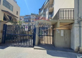 Ingresso condominiale - Quadrilocale via Luigi Negrelli
 
71, Catania - foto 22