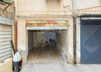 Parcheggio - Box Via Adua
 
31, Catania - foto 3