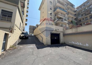 Edificio all\'aperto - Locale Commerciale Via Gustavo Vagliasindi
43, Catania - foto 2