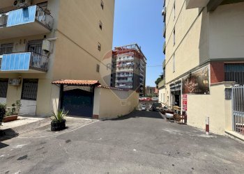 Edificio all\'aperto - Locale Commerciale Via Gustavo Vagliasindi
43, Catania - foto 4