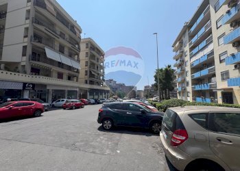 Edificio all\'aperto - Locale Commerciale Via Gustavo Vagliasindi
43, Catania - foto 5