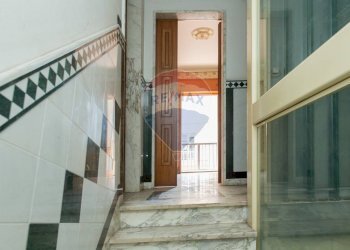 Scale - Appartamento via sardegna
 
25, Paterno - foto 4