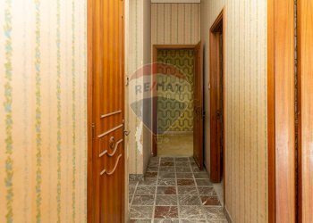 Hall / corridoio - Appartamento via sardegna
 
25, Paterno - foto 19