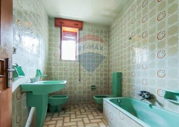 Bagno - Appartamento via sardegna
 
25, Paterno - foto 23