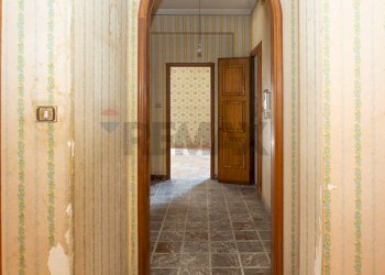 Hall / corridoio - Appartamento via sardegna
 
25, Paterno - foto 9