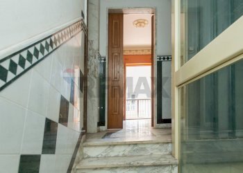 Scale - Appartamento via sardegna
 
25, Paterno - foto 34