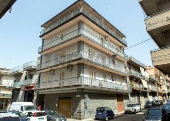 Edificio all\'aperto - Appartamento via sardegna
 
25, Paterno - foto 35