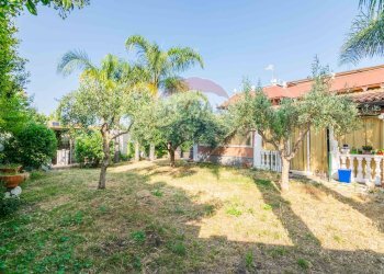 Giardino - Villa Via Pegno Quaderaro
 
2, Calatabiano - foto 9