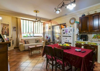 Sala da pranzo - Villa Via Pegno Quaderaro
 
2, Calatabiano - foto 27