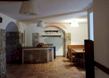 Sala da pranzo - Locale Commerciale Via Antonio Gramsci, Fara in Sabina - foto 11