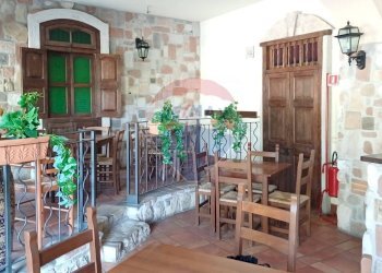 Sala da pranzo - Locale Commerciale Via Antonio Gramsci, Fara in Sabina - foto 16