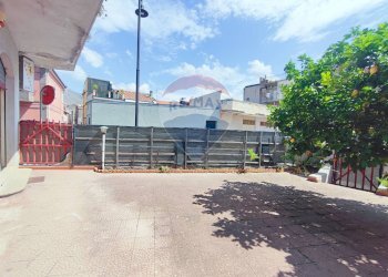 Terrazza - Locale Commerciale VIA DIETRO MANGANELLI
 
7, Moio Alcantara - foto 8