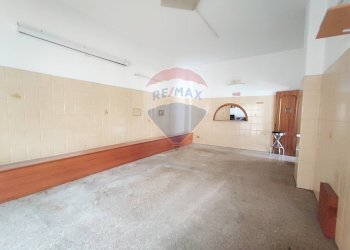 Stanza vuota - Locale Commerciale VIA DIETRO MANGANELLI
 
7, Moio Alcantara - foto 14