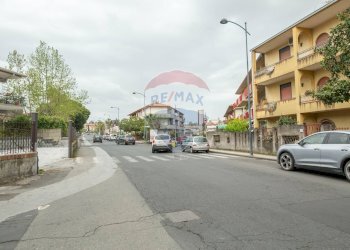 Edificio all\'aperto - Box via quattro novembre
 
62, Mascalucia - foto 4