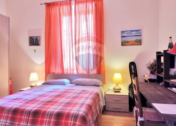 Camera / camera da letto - Trilocale via P. Brignola
 
8, Caserta - foto 12