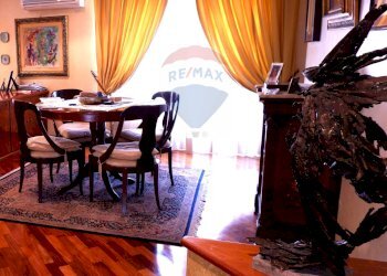 Sala da pranzo - Quadrilocale Via Petrarca
 
44, Caserta - foto 1