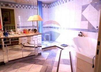 Bagno - Quadrilocale Via Petrarca
 
44, Caserta - foto 8