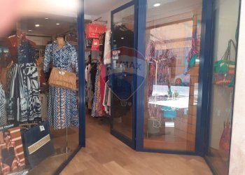 interno - Locale Commerciale Viale XXIV Maggio
 
56, Vieste - foto 7