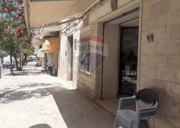 esterno - Locale Commerciale Viale XXIV Maggio
 
56, Vieste - foto 10