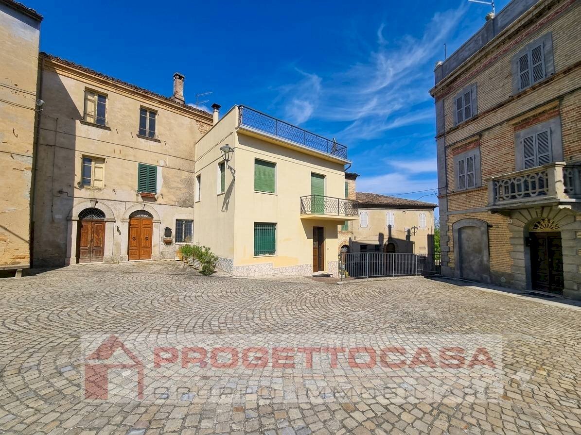 Foto 1 - Casa indipendente Via Piazza Marconi, Montalto delle Marche - foto 1