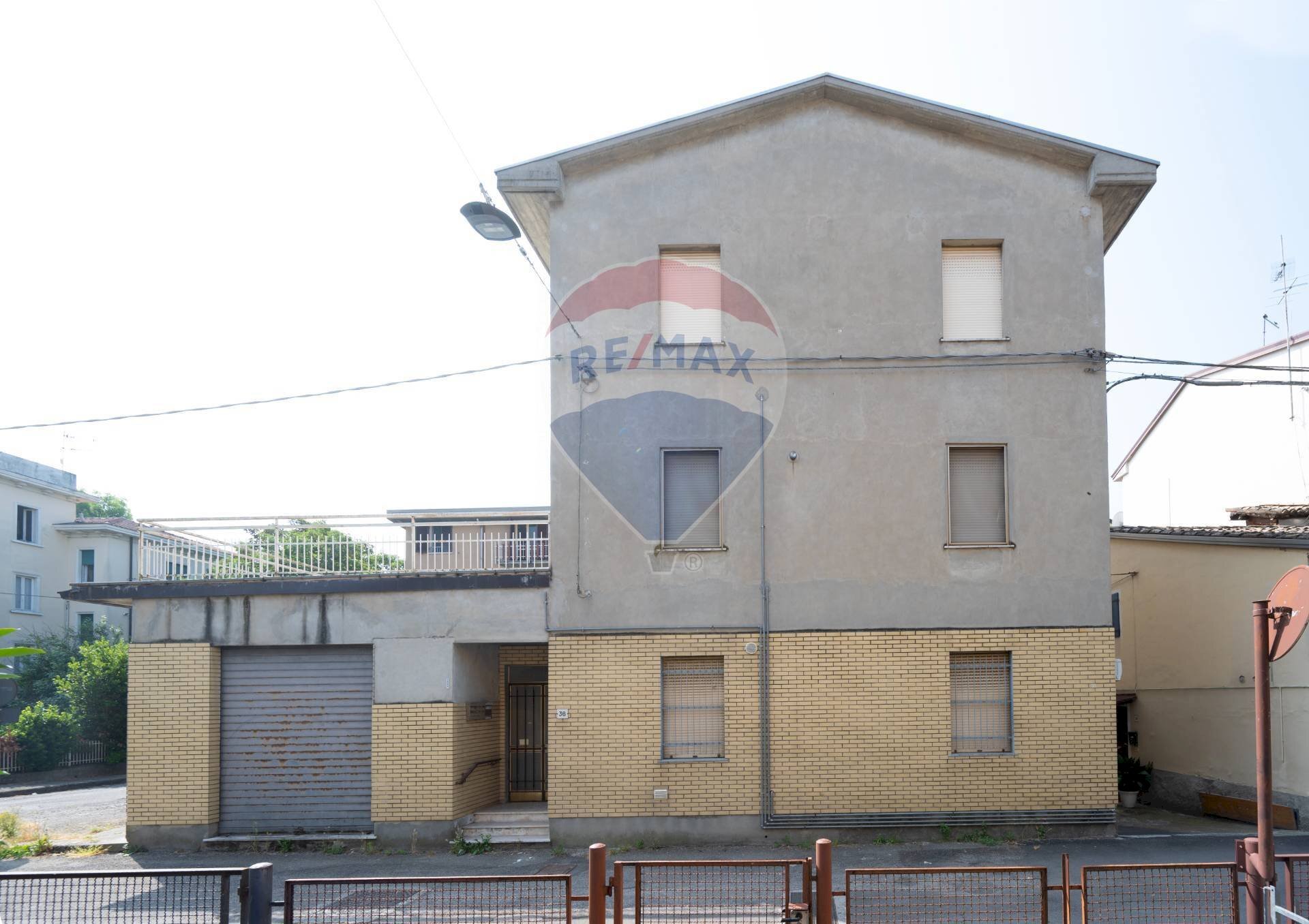 ESTERNO EDIFICIO - Independent house VIA ANTELAMI
 
36, Salsomaggiore Terme - photo 3