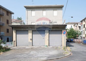 ESTERNO EDIFICIO - Independent house VIA ANTELAMI
 
36, Salsomaggiore Terme - photo 1