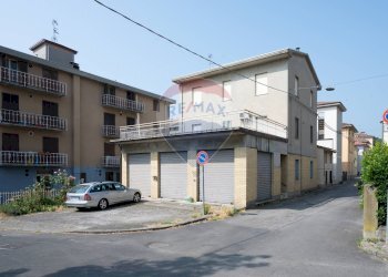 ESTERNO EDIFICIO - Independent house VIA ANTELAMI
 
36, Salsomaggiore Terme - photo 2