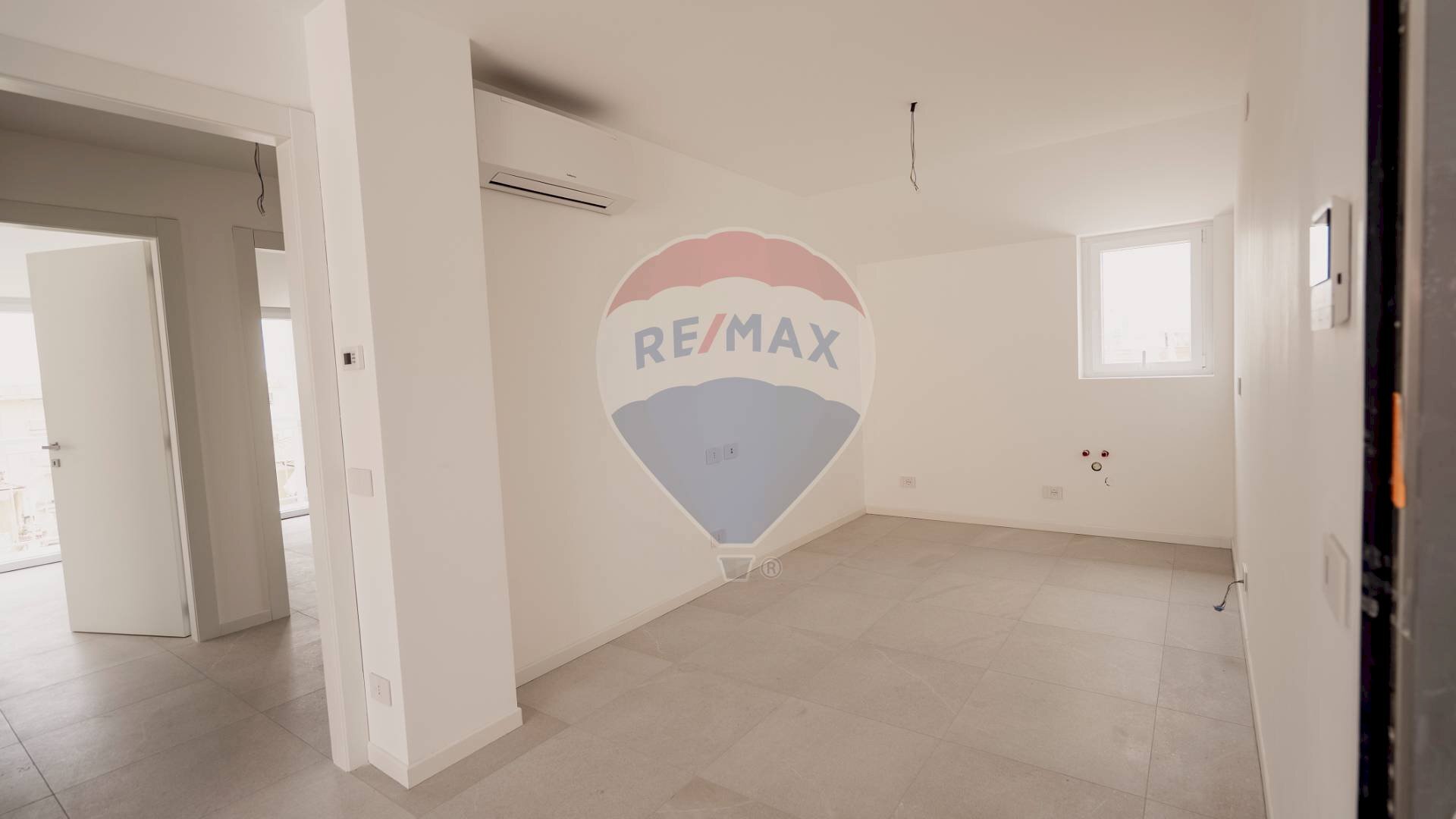 Stanza vuota - Trilocale GENERALE ARDOINO
 
205, Diano Marina - foto 3