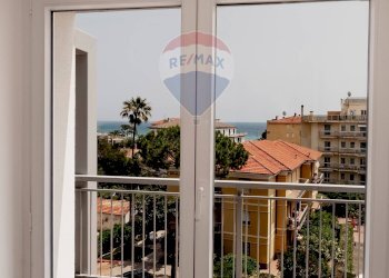 Balcone - Trilocale GENERALE ARDOINO
 
205, Diano Marina - foto 7