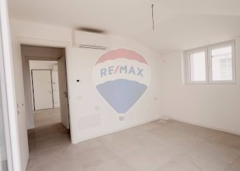 Stanza vuota - Trilocale GENERALE ARDOINO
 
205, Diano Marina - foto 10