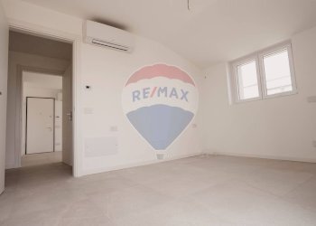 Stanza vuota - Trilocale GENERALE ARDOINO
 
205, Diano Marina - foto 11