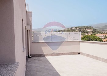 Terrazza - Trilocale GENERALE ARDOINO
 
205, Diano Marina - foto 13