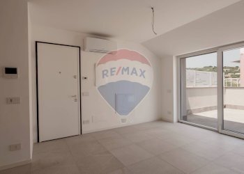 Stanza vuota - Trilocale GENERALE ARDOINO
 
205, Diano Marina - foto 16