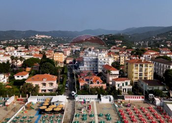 Edificio all\'aperto - Trilocale GENERALE ARDOINO
 
205, Diano Marina - foto 28