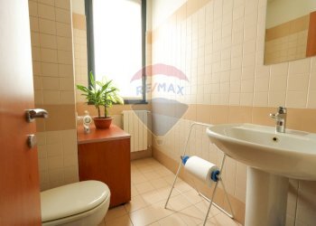 Bagno - Ufficio VIALE LOMBARDIA
 
218, Brugherio - foto 23