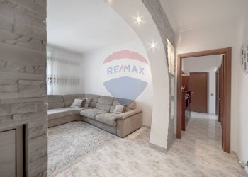 Soggiorno - Three-room apartment Via Giovanni XXIII
 
1, Landriano - photo 10