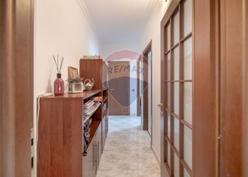Hall / corridoio - Three-room apartment Via Giovanni XXIII
 
1, Landriano - photo 20