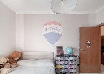 Camera / camera da letto - Three-room apartment Via Giovanni XXIII
 
1, Landriano - photo 34