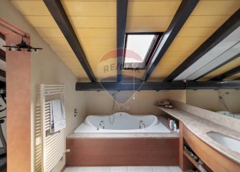 Bagno - Three-room apartment Via Milano
 
41, Landriano - photo 33