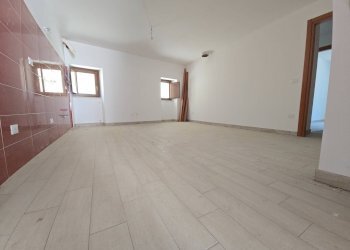 Foto 5 - Independent house Piazza Vittorio Emanuele
 
12, Barete - photo 5