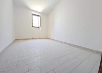 Foto 6 - Independent house Piazza Vittorio Emanuele
 
12, Barete - photo 6