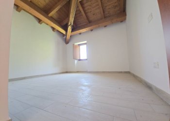 Foto 10 - Independent house Piazza Vittorio Emanuele
 
12, Barete - photo 10