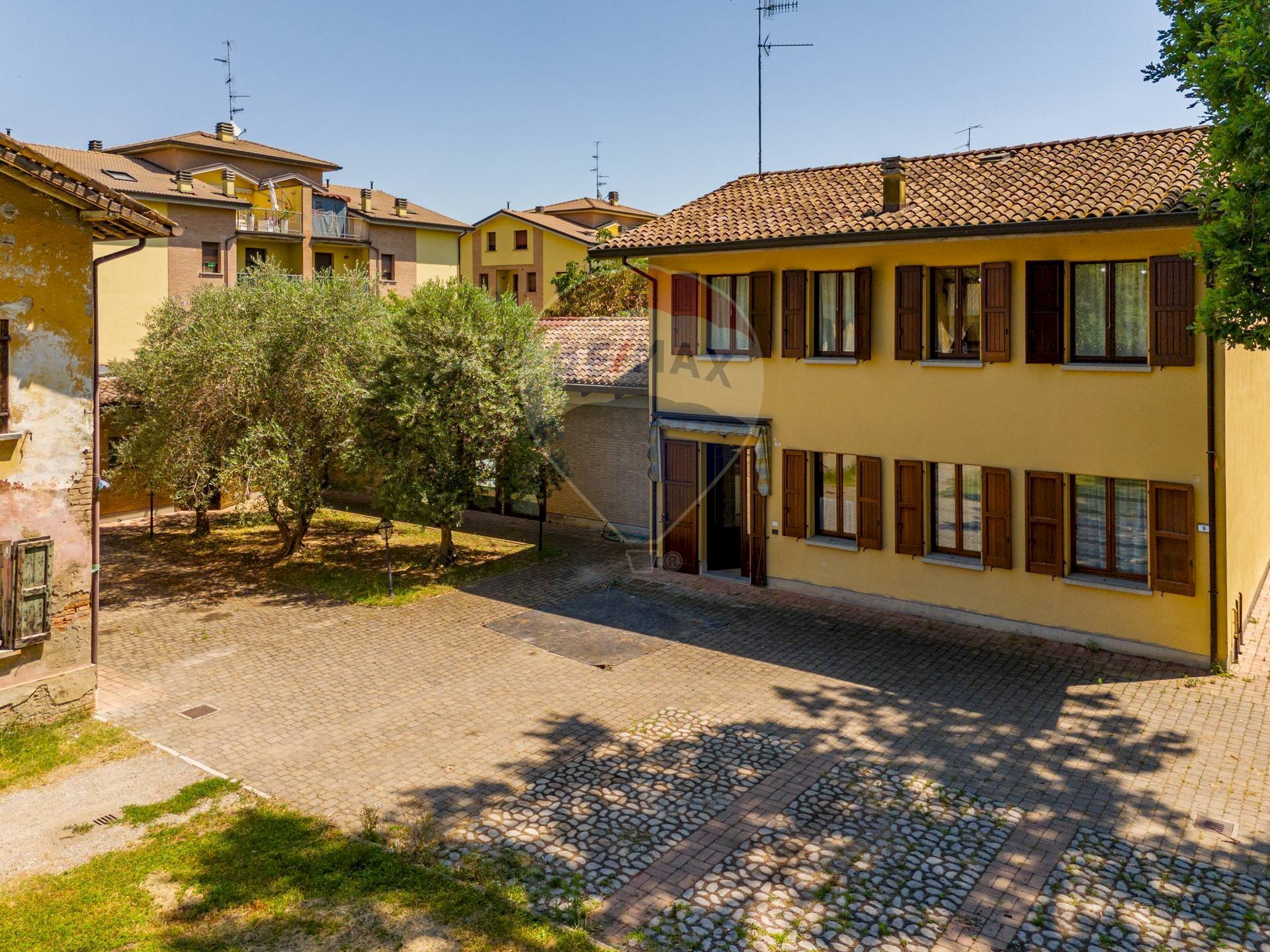 Casa all\'aperto - Trilocale Via Dante Alighieri
 
9, Cadelbosco di Sopra - foto 1
