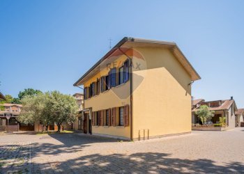 Casa all\'aperto - Trilocale Via Dante Alighieri
 
9, Cadelbosco di Sopra - foto 2